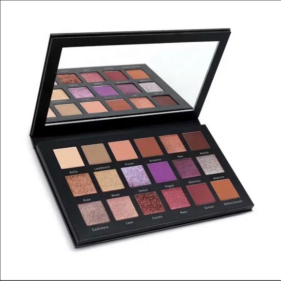 18 Color Eyeshadow palette. - Picture 2 of 6